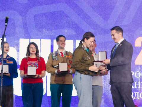 Игорь Юргин наградил лучших вожатых России